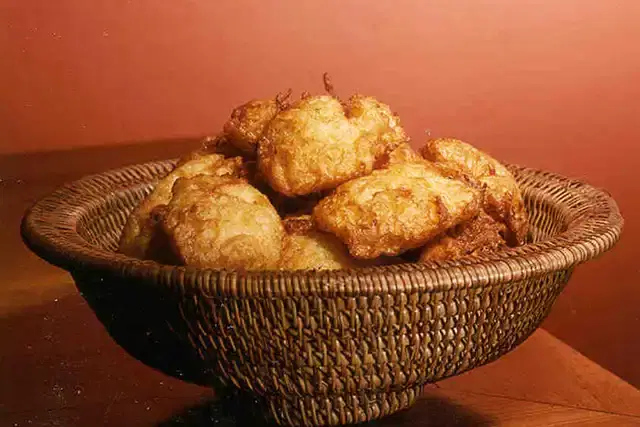 Latkes - bolinho de batata e cebola