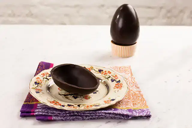 Ovo de Páscoa meio amargo
