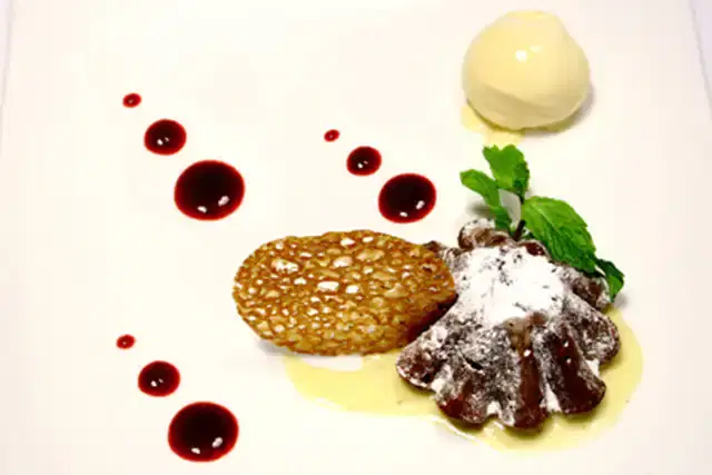 Petit gâteau de chocolate