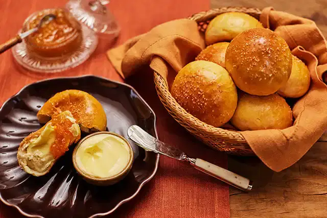 Pão de leite com noz-moscada
