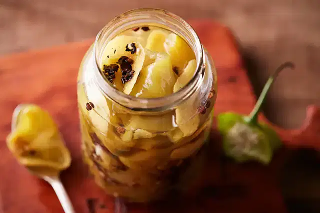 Conserva de pimenta cambuci com limão-siciliano