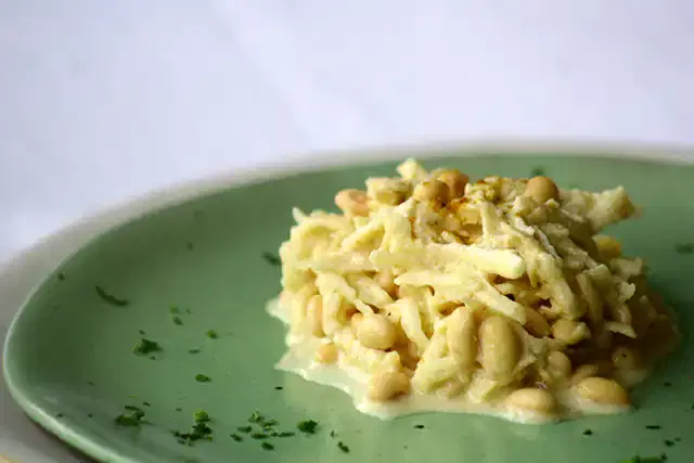 Salada de soja e maçã ao curry
